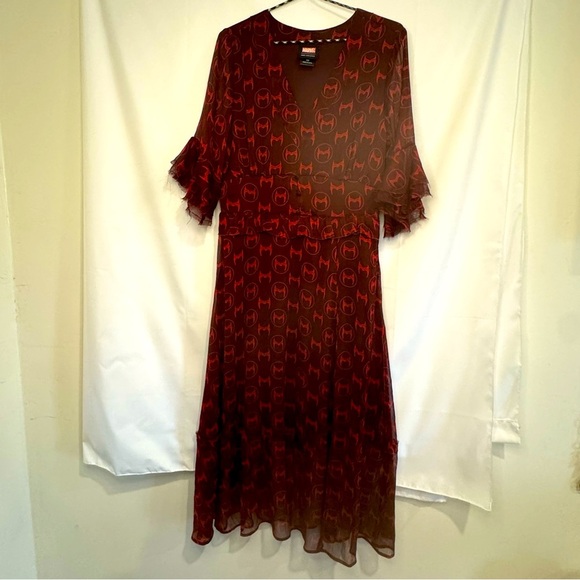 Marvel Her Universe Scarlett Which Crown All Over Print Dress Size L - Picture 1 of 5
